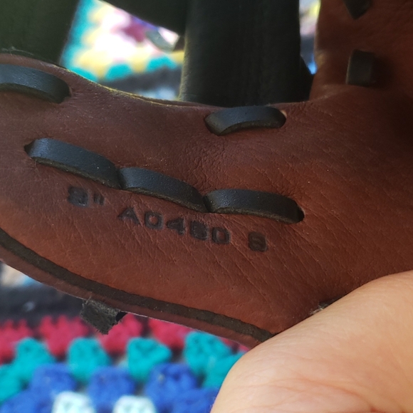 Wilson child sized T-ball glove - Picture 5 of 6